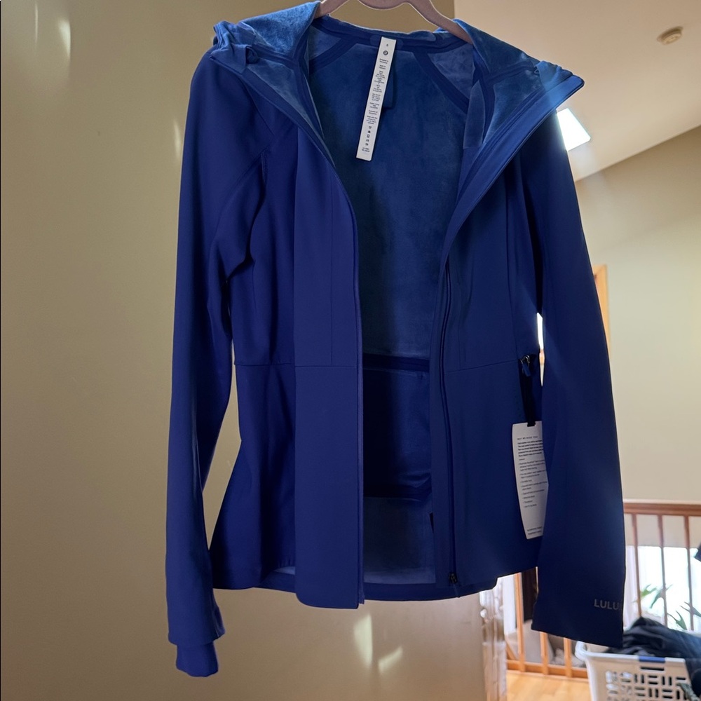 NWT Lululemon Cross Chill Jacket Size 6